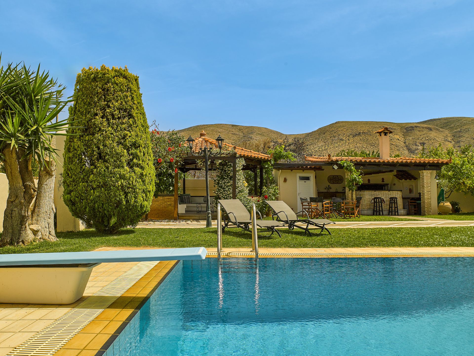 Renko Royal Villa private pool, sunbeds, BBQ and gazebo, Athens Riviera